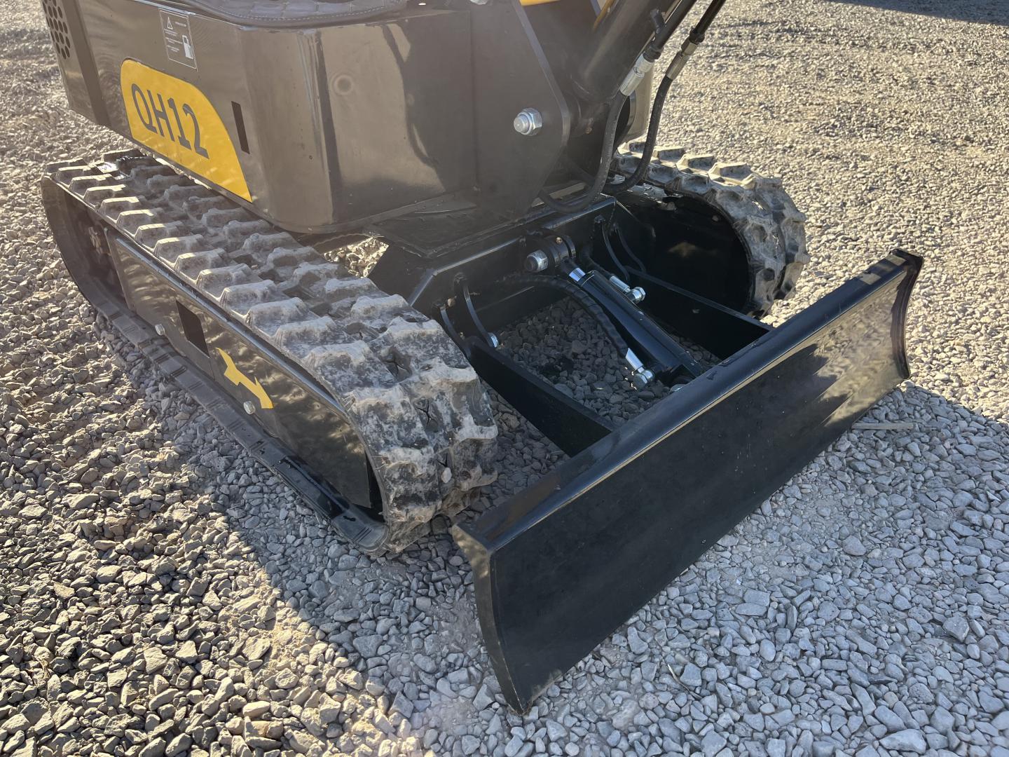 ./imagenes/INVOICE/2019/17383/MINIEXCAVADORA AGROTK QH12 (9).JPG